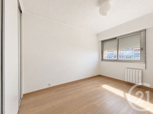 Appartement F2 &agrave; louer - 2 pi&egrave;ces - 51,20 m2 - Mandelieu La Napoule - 06 - PROVENCE-ALPES-COTE-D-AZUR