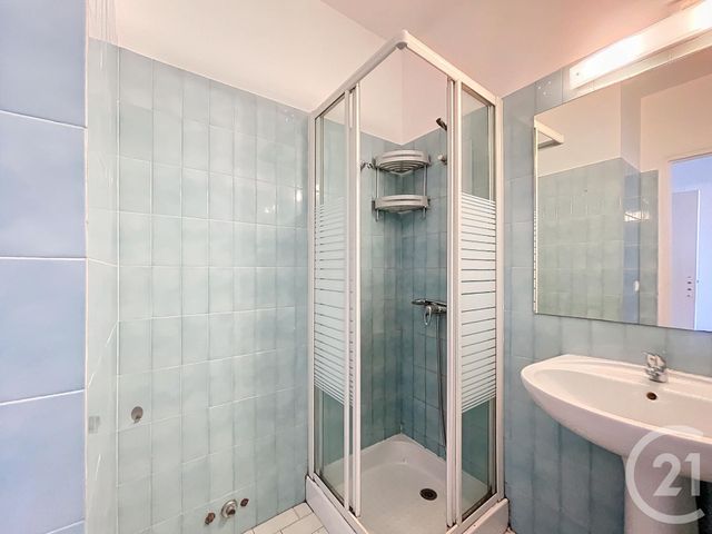 Maison &agrave; louer - 4 pi&egrave;ces - 95,03 m2 - La Roquette Sur Siagne - 06 - PROVENCE-ALPES-COTE-D-AZUR