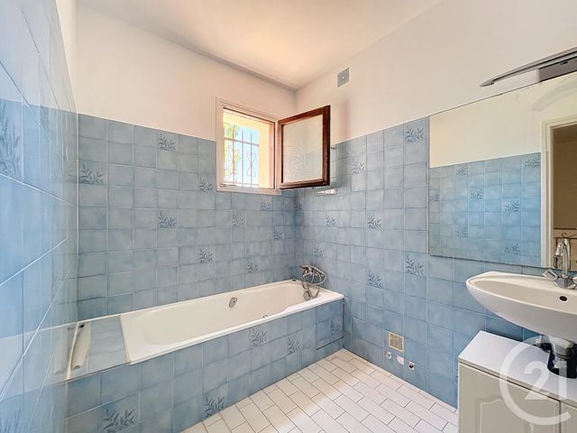 Maison &agrave; louer - 4 pi&egrave;ces - 95,03 m2 - La Roquette Sur Siagne - 06 - PROVENCE-ALPES-COTE-D-AZUR