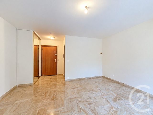 Appartement F1 &agrave; louer - 1 pi&egrave;ce - 25 m2 - Mandelieu La Napoule - 06 - PROVENCE-ALPES-COTE-D-AZUR