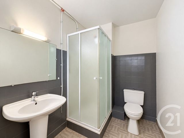 Appartement F1 &agrave; louer - 1 pi&egrave;ce - 25 m2 - Mandelieu La Napoule - 06 - PROVENCE-ALPES-COTE-D-AZUR