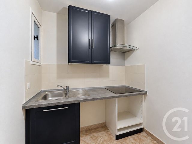 Appartement F1 &agrave; louer - 1 pi&egrave;ce - 25 m2 - Mandelieu La Napoule - 06 - PROVENCE-ALPES-COTE-D-AZUR