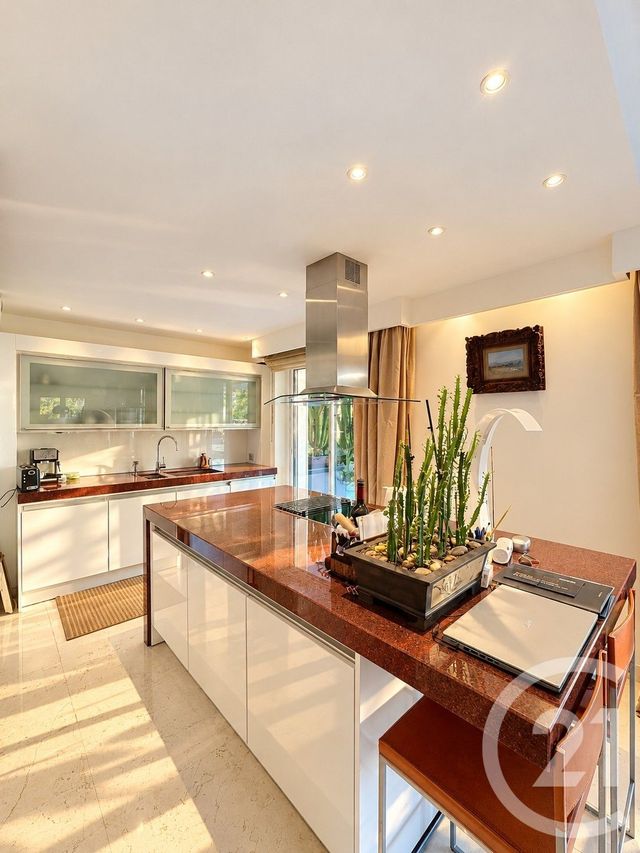 Appartement F4 &agrave; vendre - 4 pi&egrave;ces - 133,03 m2 - Cannes - 06 - PROVENCE-ALPES-COTE-D-AZUR