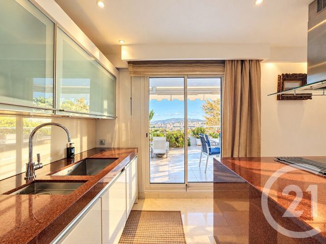Appartement F4 &agrave; vendre - 4 pi&egrave;ces - 133,03 m2 - Cannes - 06 - PROVENCE-ALPES-COTE-D-AZUR