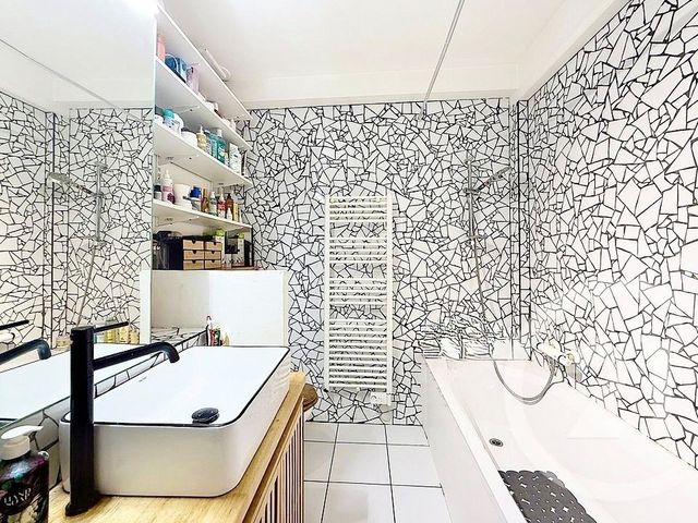 Appartement F2 &agrave; louer - 2 pi&egrave;ces - 49,32 m2 - Grasse - 06 - PROVENCE-ALPES-COTE-D-AZUR