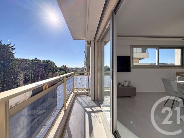 Appartement F2 &agrave; louer - 2 pi&egrave;ces - 33,76 m2 - Cannes - 06 - PROVENCE-ALPES-COTE-D-AZUR
