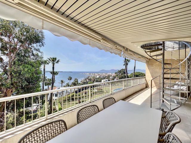Appartement F4 &agrave; vendre - 4 pi&egrave;ces - 143,95 m2 - Cannes - 06 - PROVENCE-ALPES-COTE-D-AZUR
