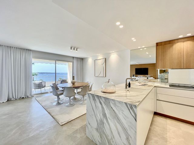 Appartement F4 &agrave; vendre - 4 pi&egrave;ces - 143,95 m2 - Cannes - 06 - PROVENCE-ALPES-COTE-D-AZUR