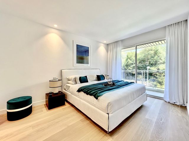 Appartement F4 &agrave; vendre - 4 pi&egrave;ces - 143,95 m2 - Cannes - 06 - PROVENCE-ALPES-COTE-D-AZUR