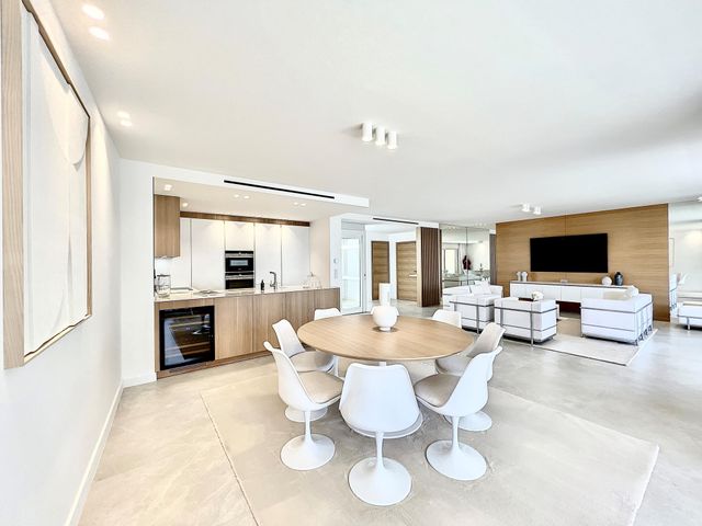 Appartement F4 &agrave; vendre - 4 pi&egrave;ces - 143,95 m2 - Cannes - 06 - PROVENCE-ALPES-COTE-D-AZUR