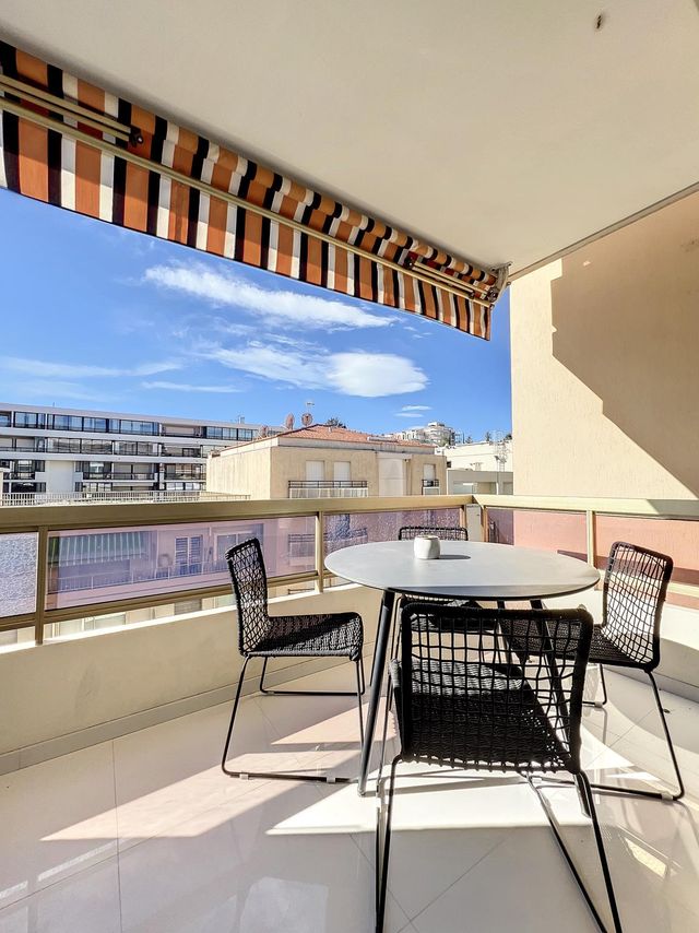 Appartement F4 à vendre - 4 pièces - 90,65 m2 - Cannes - 06 - PROVENCE-ALPES-COTE-D-AZUR