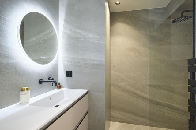 Appartement F4 &agrave; vendre - 4 pi&egrave;ces - 110 m2 - Cannes - 06 - PROVENCE-ALPES-COTE-D-AZUR