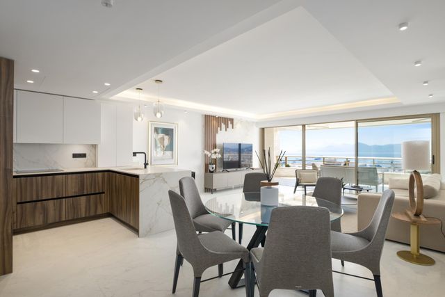 Appartement F4 &agrave; vendre - 4 pi&egrave;ces - 90 m2 - Cannes - 06 - PROVENCE-ALPES-COTE-D-AZUR