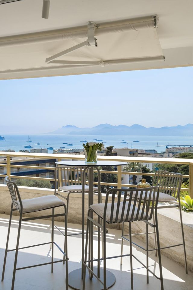 Appartement F4 &agrave; vendre - 4 pi&egrave;ces - 90 m2 - Cannes - 06 - PROVENCE-ALPES-COTE-D-AZUR