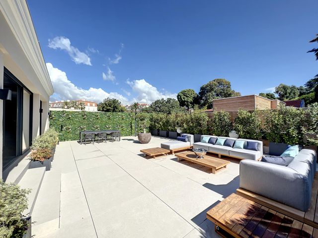 Appartement F4 à vendre - 4 pièces - 123,72 m2 - Cannes - 06 - PROVENCE-ALPES-COTE-D-AZUR