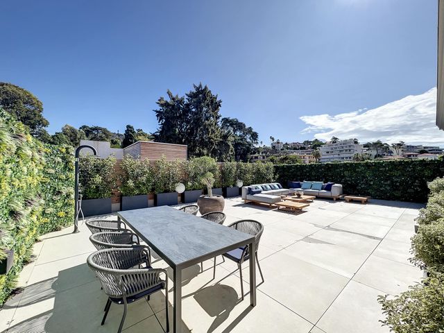 Appartement F4 à vendre - 4 pièces - 123,72 m2 - Cannes - 06 - PROVENCE-ALPES-COTE-D-AZUR