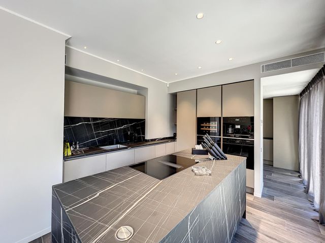 Appartement F4 à vendre - 4 pièces - 123,72 m2 - Cannes - 06 - PROVENCE-ALPES-COTE-D-AZUR