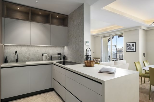 Appartement F4 &agrave; vendre - 4 pi&egrave;ces - 100 m2 - Cannes - 06 - PROVENCE-ALPES-COTE-D-AZUR
