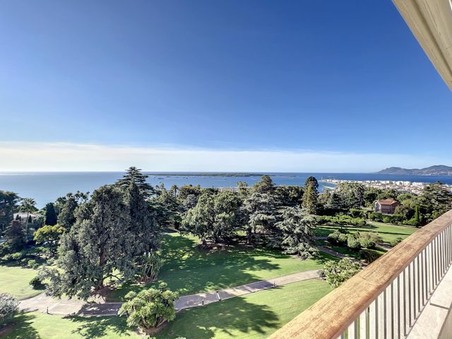 Appartement F5 &agrave; vendre - 5 pi&egrave;ces - 191,05 m2 - Cannes - 06 - PROVENCE-ALPES-COTE-D-AZUR