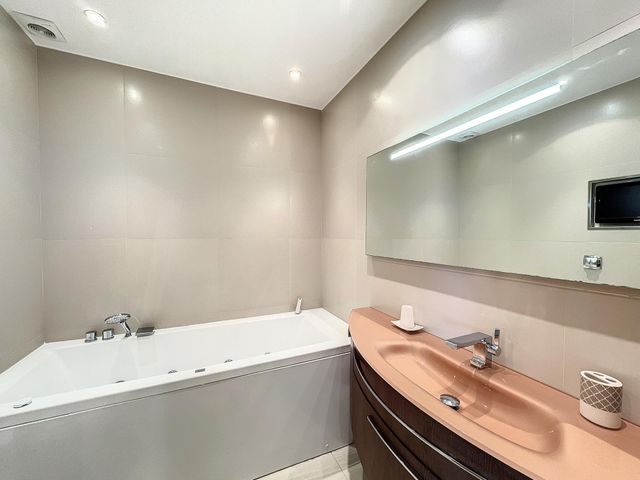 Appartement F5 &agrave; vendre - 5 pi&egrave;ces - 191,05 m2 - Cannes - 06 - PROVENCE-ALPES-COTE-D-AZUR