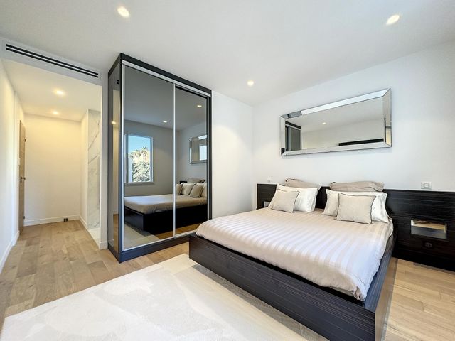 Appartement F3 à vendre - 3 pièces - 75,15 m2 - Cannes - 06 - PROVENCE-ALPES-COTE-D-AZUR