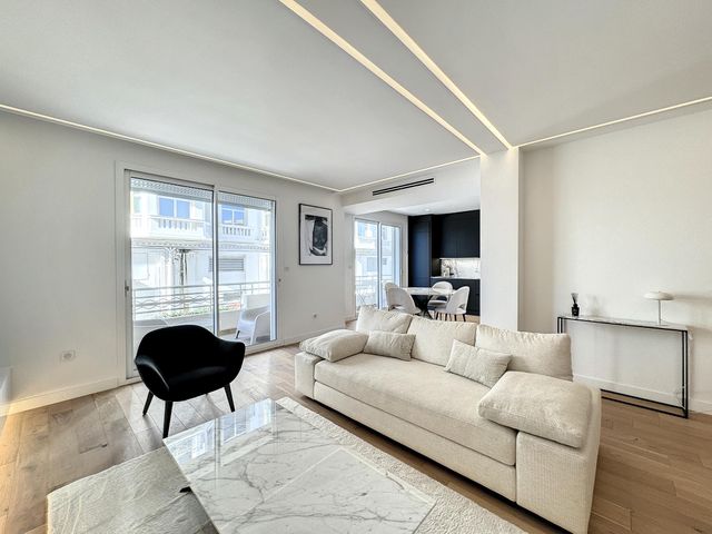 Appartement F3 à vendre - 3 pièces - 75,15 m2 - Cannes - 06 - PROVENCE-ALPES-COTE-D-AZUR