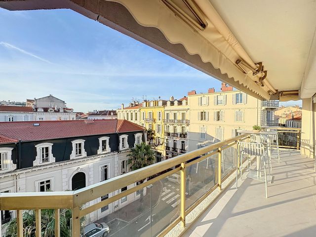 Appartement F3 à vendre - 3 pièces - 64,31 m2 - Cannes - 06 - PROVENCE-ALPES-COTE-D-AZUR