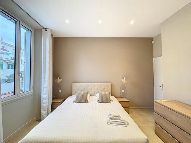 Appartement F2 &agrave; vendre - 2 pi&egrave;ces - 62,03 m2 - Cannes - 06 - PROVENCE-ALPES-COTE-D-AZUR