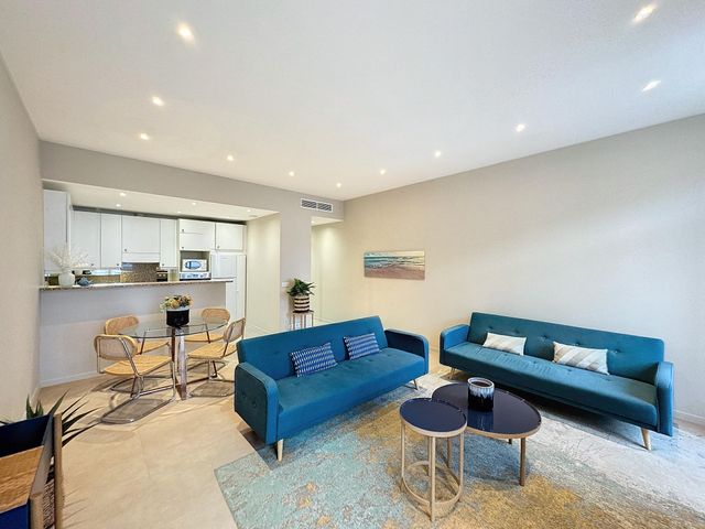 Appartement F2 &agrave; vendre - 2 pi&egrave;ces - 62,03 m2 - Cannes - 06 - PROVENCE-ALPES-COTE-D-AZUR