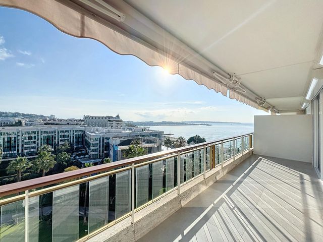 Appartement F3 à vendre - 3 pièces - 93,51 m2 - Cannes - 06 - PROVENCE-ALPES-COTE-D-AZUR