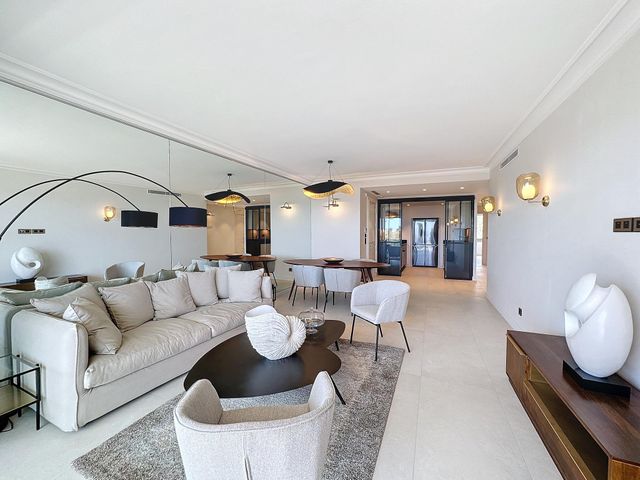 Appartement F4 &agrave; vendre - 4 pi&egrave;ces - 104,03 m2 - Cannes - 06 - PROVENCE-ALPES-COTE-D-AZUR