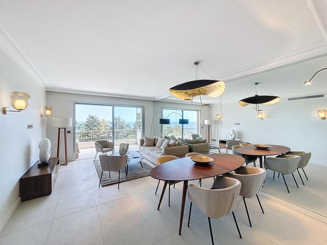 Appartement F4 &agrave; vendre - 4 pi&egrave;ces - 104,03 m2 - Cannes - 06 - PROVENCE-ALPES-COTE-D-AZUR