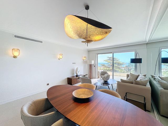 Appartement F4 &agrave; vendre - 4 pi&egrave;ces - 104,03 m2 - Cannes - 06 - PROVENCE-ALPES-COTE-D-AZUR