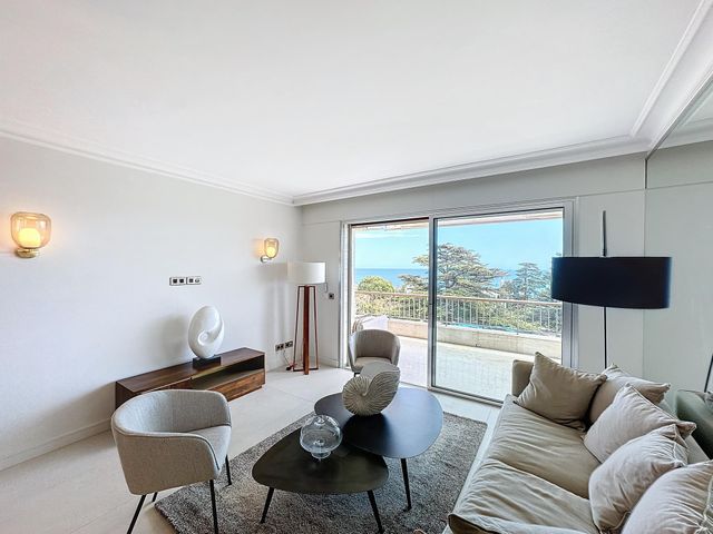 Appartement F4 &agrave; vendre - 4 pi&egrave;ces - 104,03 m2 - Cannes - 06 - PROVENCE-ALPES-COTE-D-AZUR