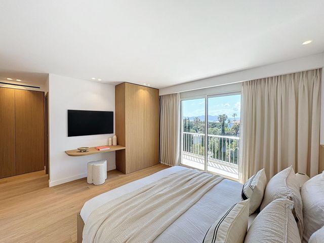 Appartement F4 &agrave; vendre - 4 pi&egrave;ces - 155 m2 - Cannes - 06 - PROVENCE-ALPES-COTE-D-AZUR