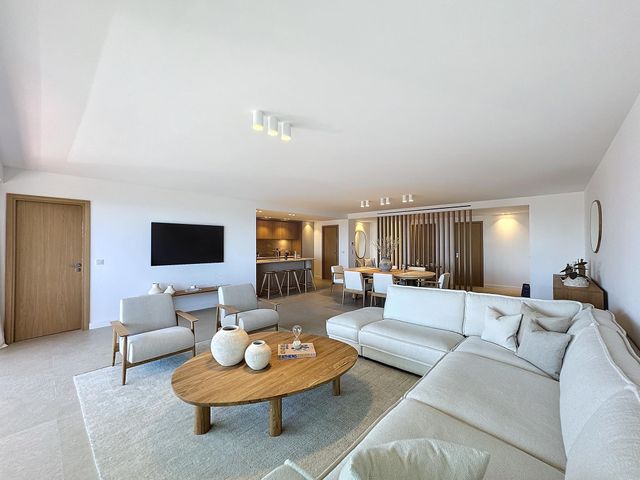 Appartement F4 &agrave; vendre - 4 pi&egrave;ces - 155 m2 - Cannes - 06 - PROVENCE-ALPES-COTE-D-AZUR