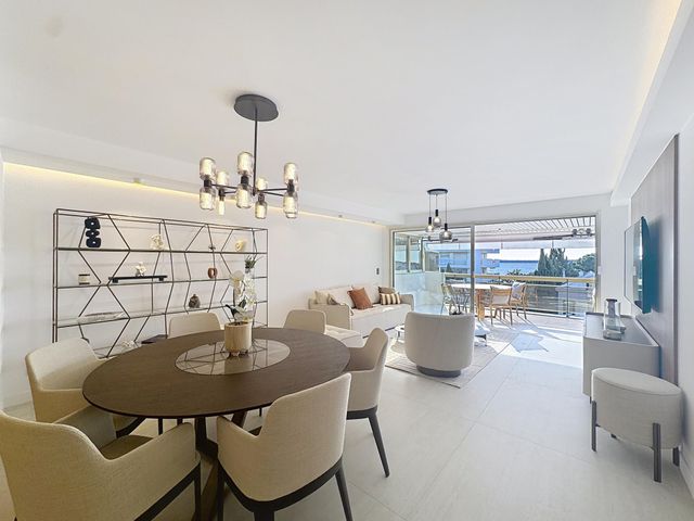 Appartement F4 à vendre - 4 pièces - 100 m2 - Cannes - 06 - PROVENCE-ALPES-COTE-D-AZUR