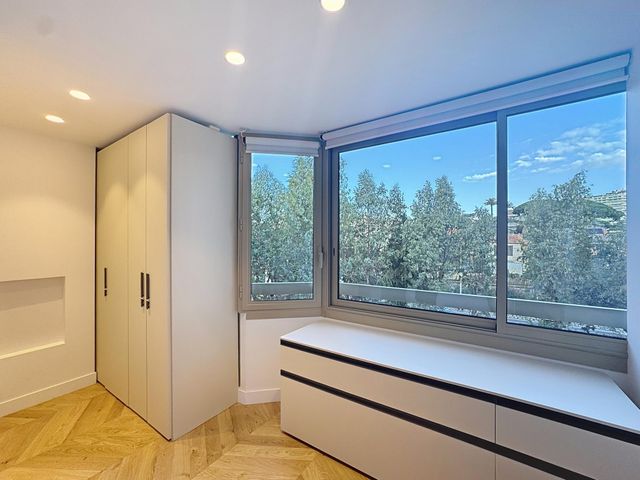 Appartement F4 à vendre - 4 pièces - 100 m2 - Cannes - 06 - PROVENCE-ALPES-COTE-D-AZUR