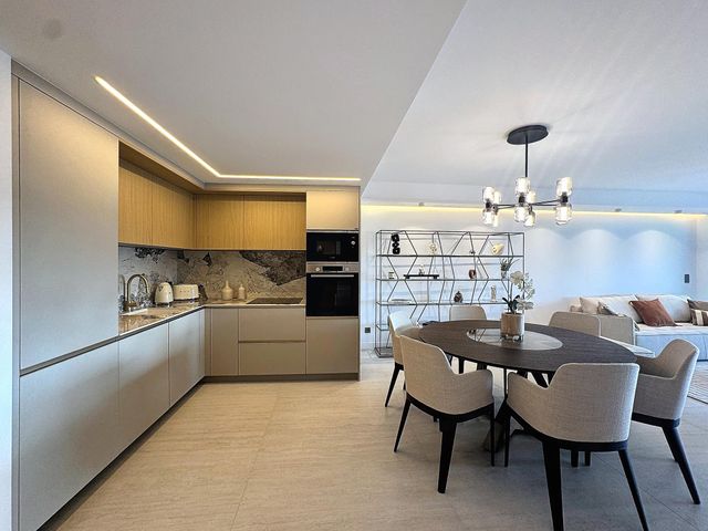 Appartement F4 à vendre - 4 pièces - 100 m2 - Cannes - 06 - PROVENCE-ALPES-COTE-D-AZUR