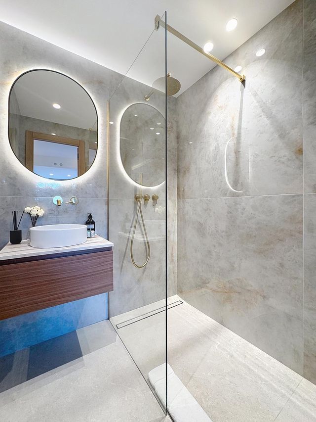 Appartement F4 à vendre - 4 pièces - 100 m2 - Cannes - 06 - PROVENCE-ALPES-COTE-D-AZUR