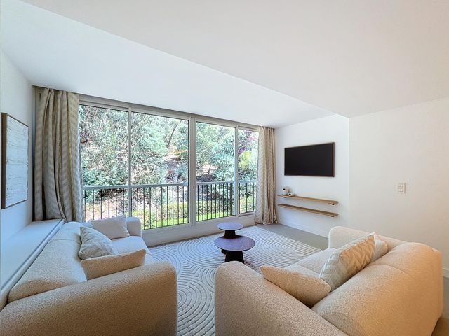 Appartement F3 à vendre - 3 pièces - 85 m2 - Cannes - 06 - PROVENCE-ALPES-COTE-D-AZUR