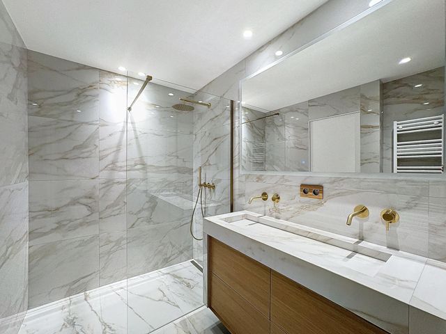 Appartement F3 à vendre - 3 pièces - 85 m2 - Cannes - 06 - PROVENCE-ALPES-COTE-D-AZUR