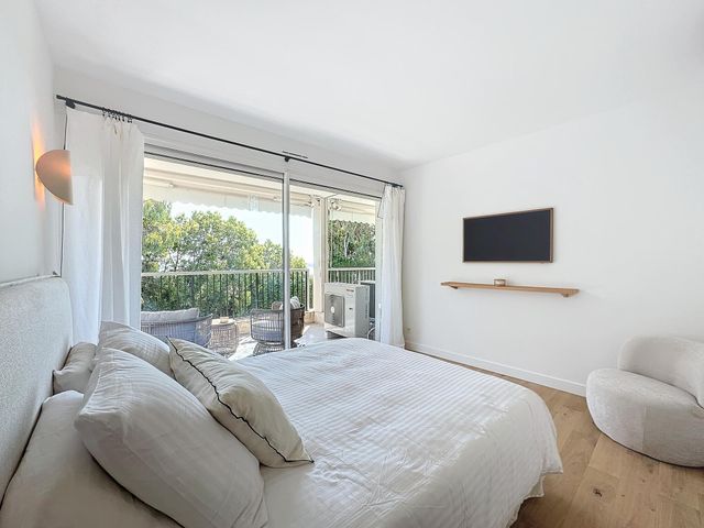 Appartement F3 à vendre - 3 pièces - 85 m2 - Cannes - 06 - PROVENCE-ALPES-COTE-D-AZUR