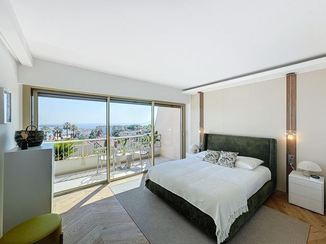 Appartement F5 à vendre - 5 pièces - 121,23 m2 - Cannes - 06 - PROVENCE-ALPES-COTE-D-AZUR