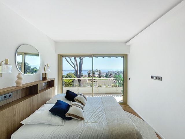 Appartement F5 à vendre - 5 pièces - 121,23 m2 - Cannes - 06 - PROVENCE-ALPES-COTE-D-AZUR