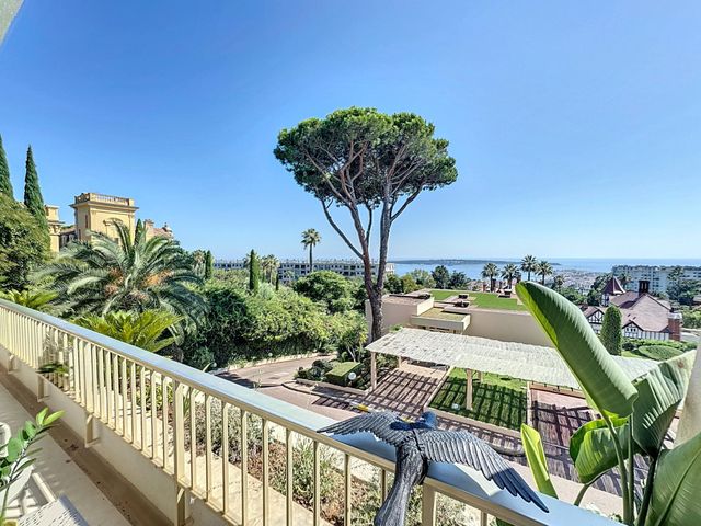 Appartement F5 à vendre - 5 pièces - 121,23 m2 - Cannes - 06 - PROVENCE-ALPES-COTE-D-AZUR