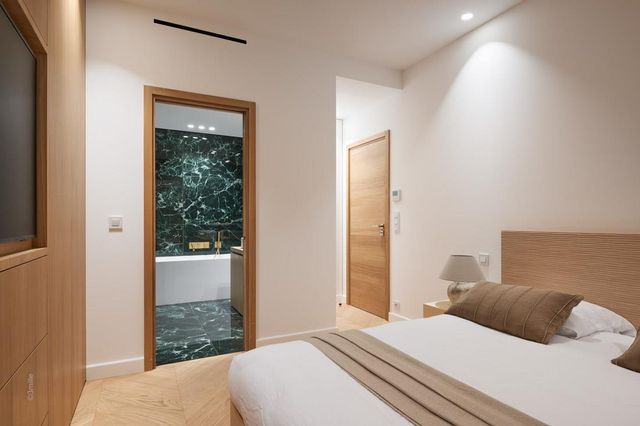 Appartement &agrave; vendre - 5 pi&egrave;ces - 110 m2 - Cannes - 06 - PROVENCE-ALPES-COTE-D-AZUR