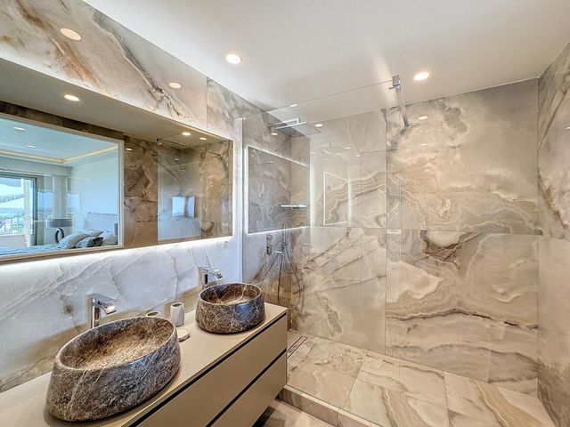 Appartement F4 &agrave; vendre - 4 pi&egrave;ces - 112,95 m2 - Cannes - 06 - PROVENCE-ALPES-COTE-D-AZUR