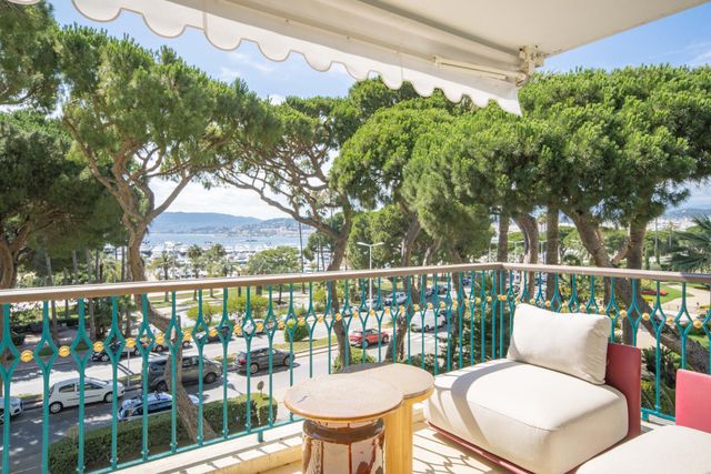 Appartement F4 &agrave; vendre - 4 pi&egrave;ces - 103,27 m2 - Cannes - 06 - PROVENCE-ALPES-COTE-D-AZUR