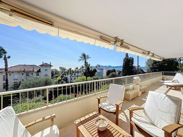 Appartement F4 à vendre - 4 pièces - 120,10 m2 - Cannes - 06 - PROVENCE-ALPES-COTE-D-AZUR